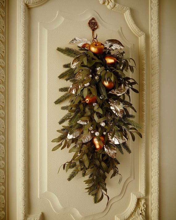 Creative Holiday In Gold Decorating Ideas_19