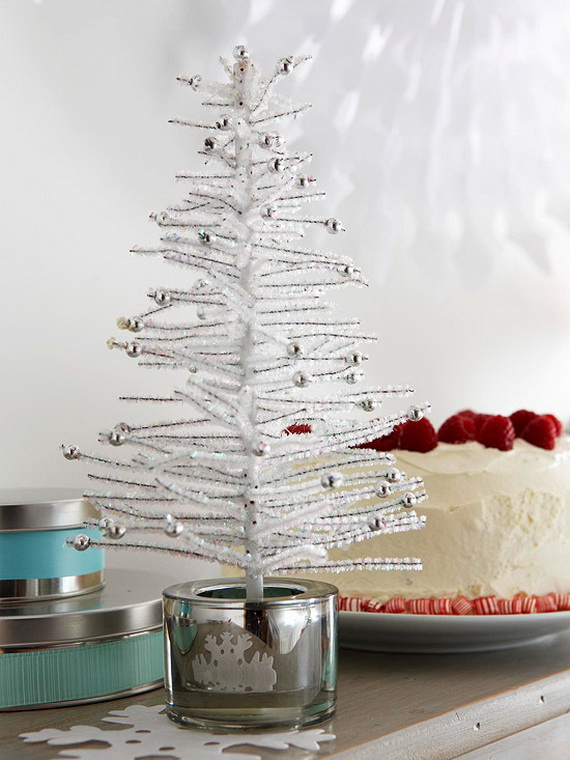 Festive Holiday Decor Ideas for Small Spaces (32)