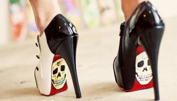 Gorgeous Halloween Wedding Shoes Inspirations For a Spooky Big Day_04