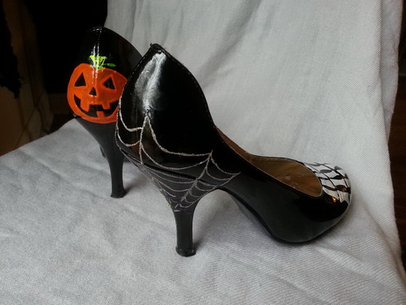 Gorgeous Halloween Wedding Shoes Inspirations For a Spooky Big Day_11