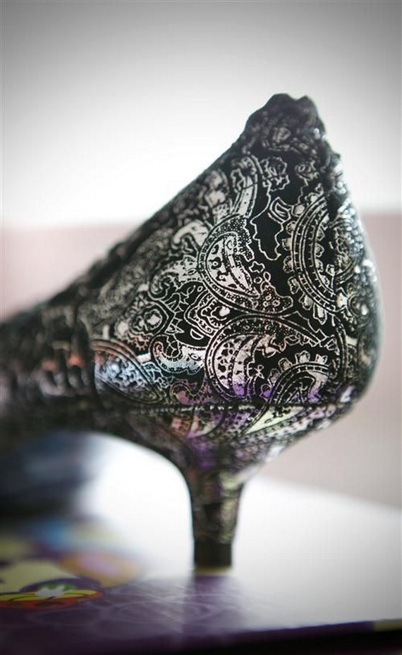 Gorgeous Halloween Wedding Shoes Inspirations For a Spooky Big Day_46
