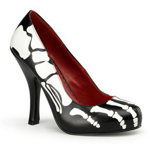 Gorgeous Halloween Wedding Shoes Inspirations For a Spooky Big Day_51
