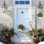 Stunning-Christmas-Front-Door-Décor-Ideas-familyholiday_11