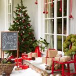 Stunning-Christmas-Front-Door-Décor-Ideas-familyholiday_51