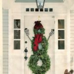 Stunning-Christmas-Front-Door-Décor-Ideas-familyholiday_60
