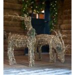 Stunning-Christmas-Front-Door-Décor-Ideas-familyholiday_62