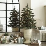 Traditional-And-Unusual-Christmas-Tree-Décor-Ideas_06