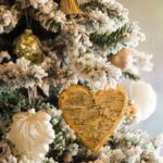 Traditional-And-Unusual-Christmas-Tree-Décor-Ideas_33