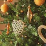 Traditional-And-Unusual-Christmas-Tree-Décor-Ideas_34