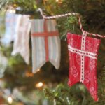 Traditional-And-Unusual-Christmas-Tree-Décor-Ideas_35