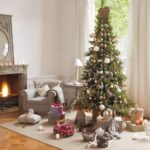 Traditional-And-Unusual-Christmas-Tree-Décor-Ideas_40