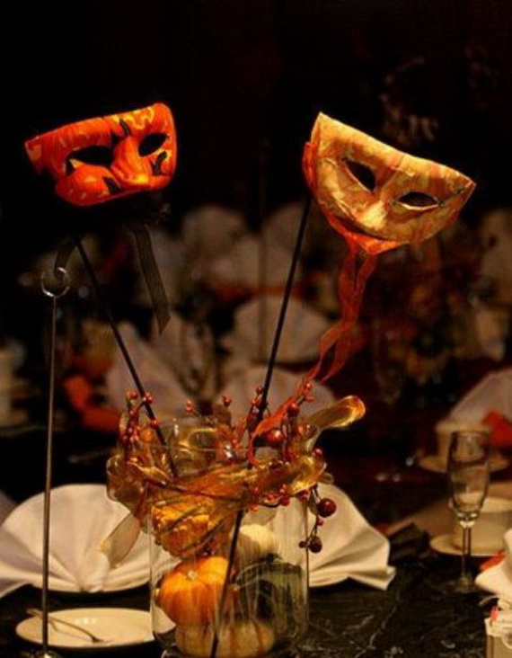 Whimsical Spooky Halloween Table Decoration Wedding Ideas _09