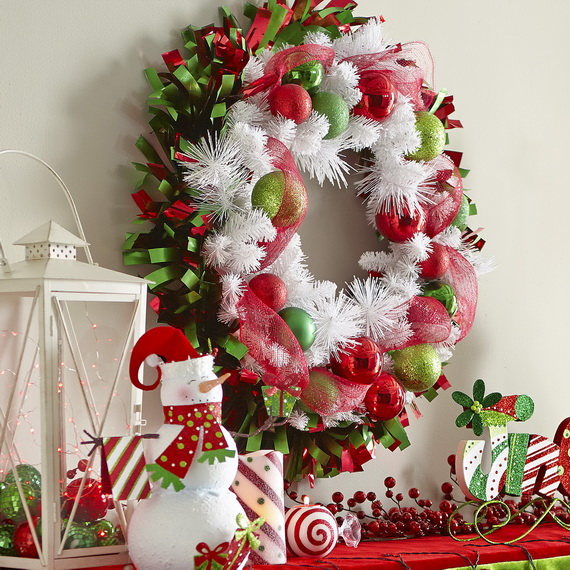 Creative Christmas Wreath Decor Ideas_03
