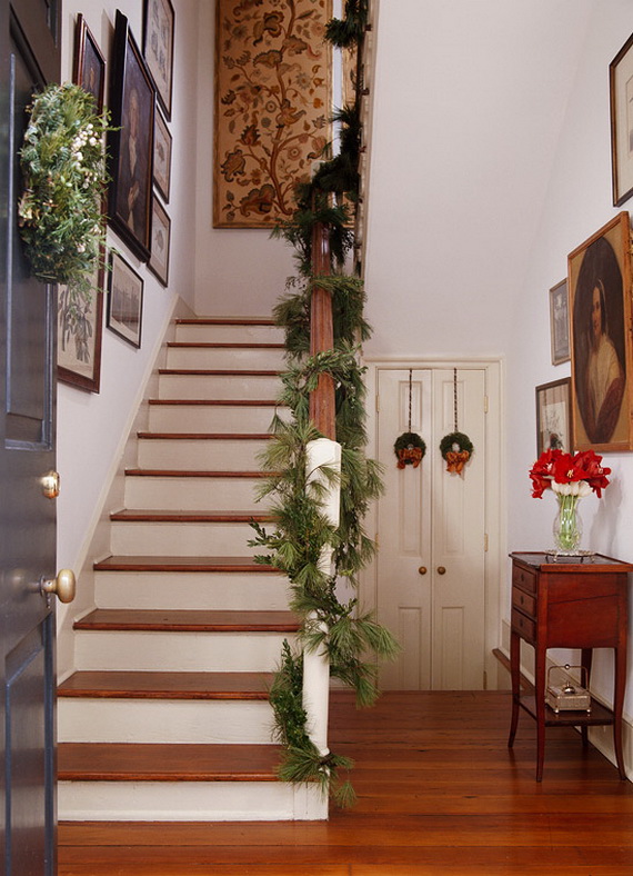 Creative Christmas Wreath Decor Ideas_13