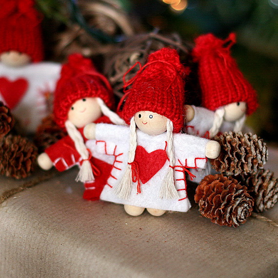 Cute And Cozy Knitted Christmas Decorations_33