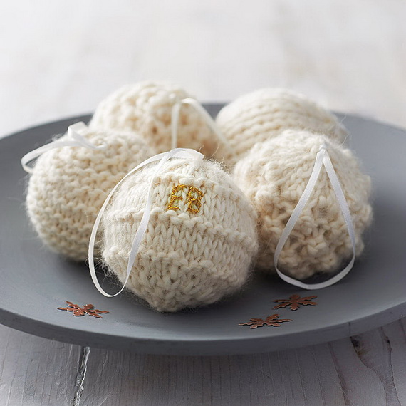 Cute And Cozy Knitted Christmas Decorations_66