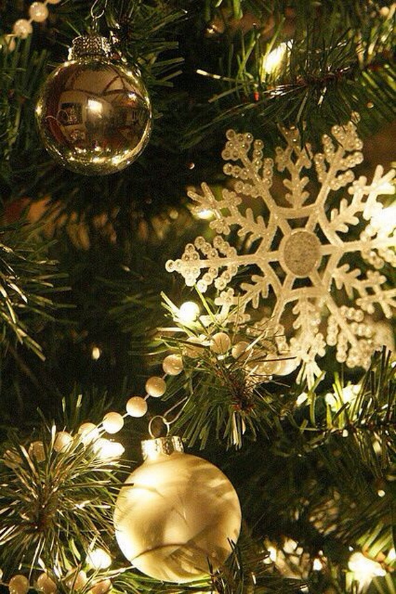 Snowflakes Inspiration Favorite Christmas Decorating Ideas (29)