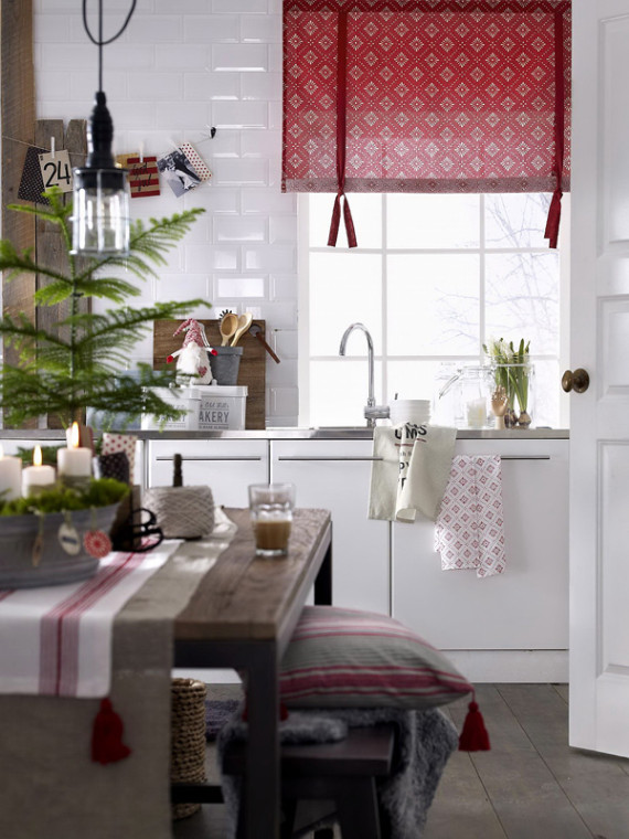 A Little More Festive Scandinavian Christmas Decor  (5)