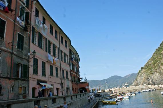 Explore-Stunning-The-Cinque-Terre-town-Of-Vernazza-On-The-Italian-Riviera-111