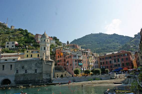 Explore-Stunning-The-Cinque-Terre-town-Of-Vernazza-On-The-Italian-Riviera-7