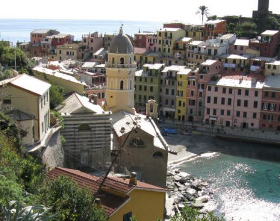 Explore-Stunning-The-Cinque-Terre-town-Of-Vernazza-On-The-Italian-Riviera3