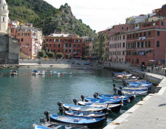 Explore-Stunning-The-Cinque-Terre-town-Of-Vernazza-On-The-Italian-Riviera4