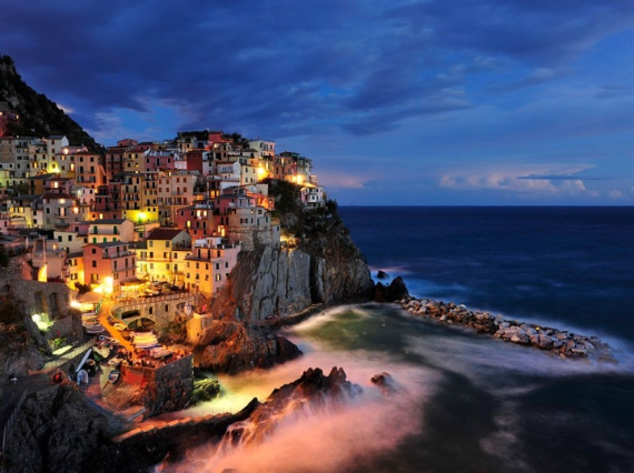 Riomaggiore An Incredible cliff-Side Village In Italy (18)