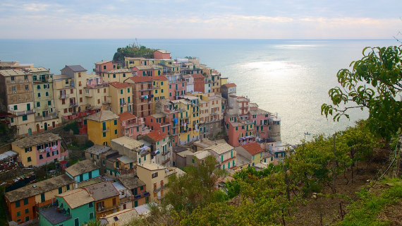 The Colorful Cliff-Side Town of Manarola , La Spezia,  Italy (14)