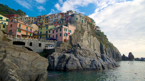 The Colorful Cliff-Side Town of Manarola , La Spezia,  Italy (19)
