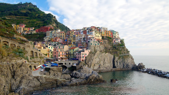 The Colorful Cliff-Side Town of Manarola , La Spezia,  Italy (20)