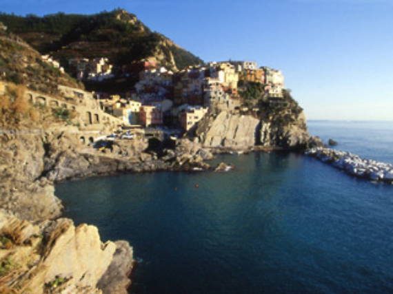 The Colorful Cliff-Side Town of Manarola , La Spezia,  Italy (34)