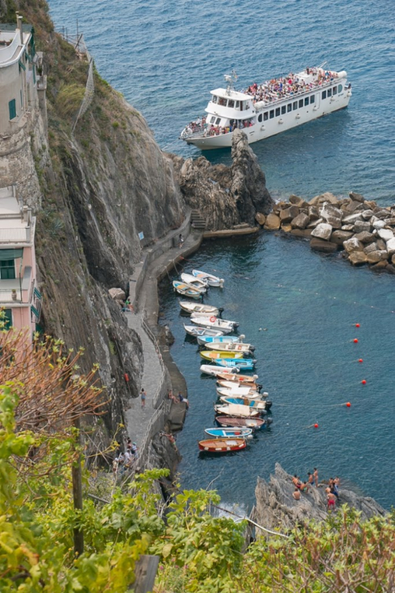The Colorful Cliff-Side Town of Manarola , La Spezia,  Italy (5)