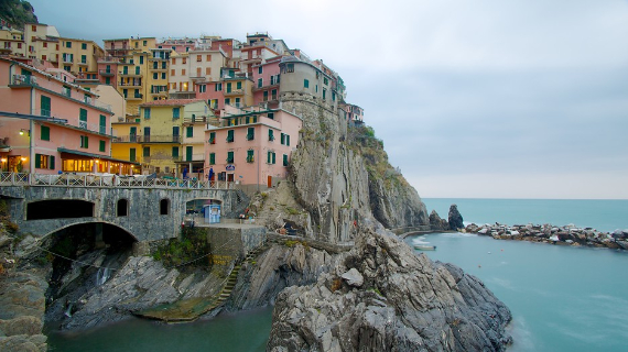 The Colorful Cliff-Side Town of Manarola , La Spezia,  Italy (9)