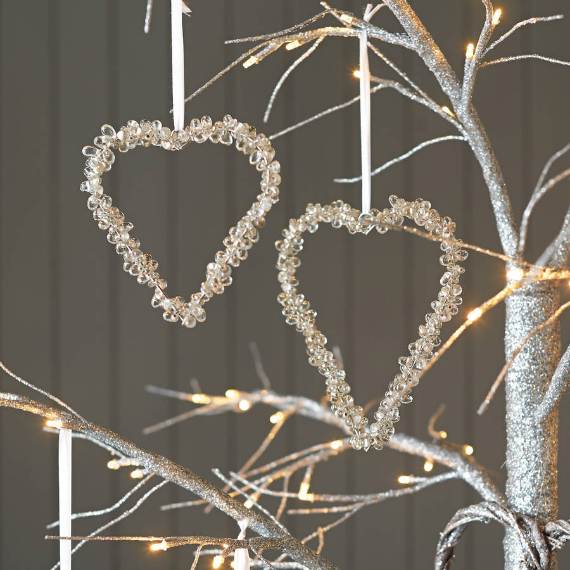40 Handmade Hearts Decorations that Make Great Valentines Day Gifts