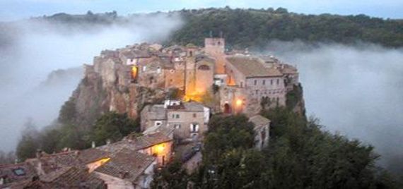 Calcata A Precarious Small Town In Italy (3)