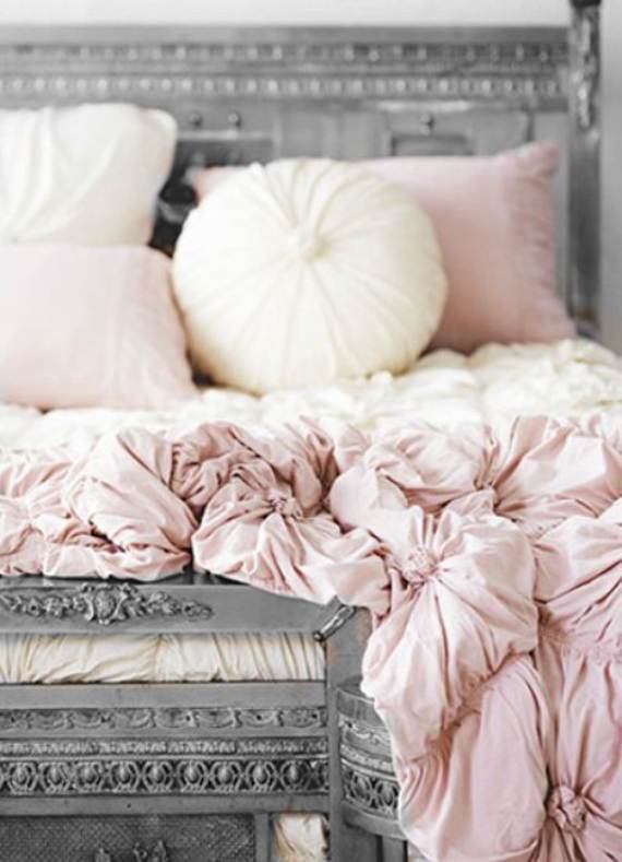 pastel-decor-inspirations-for-a-sweet-valent-32