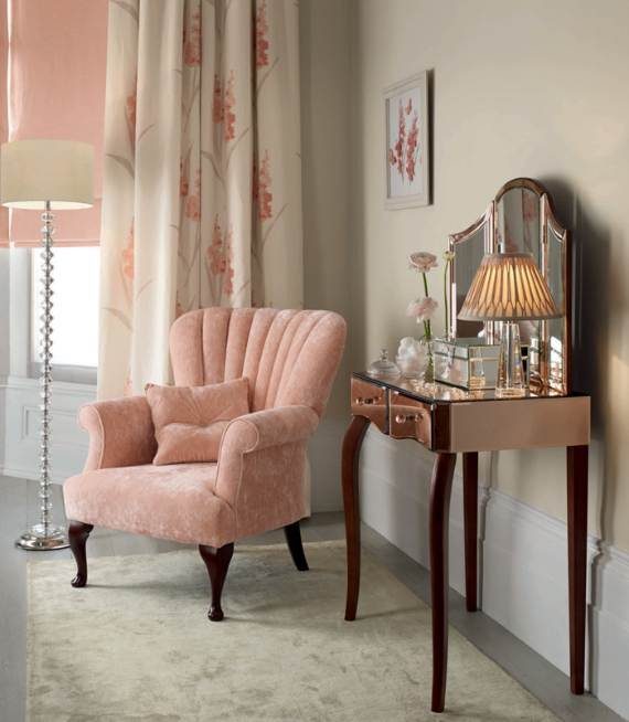 romantic-symphony-of-silence-in-the-new-interior-painterly-floral-from-laura-ashley-15