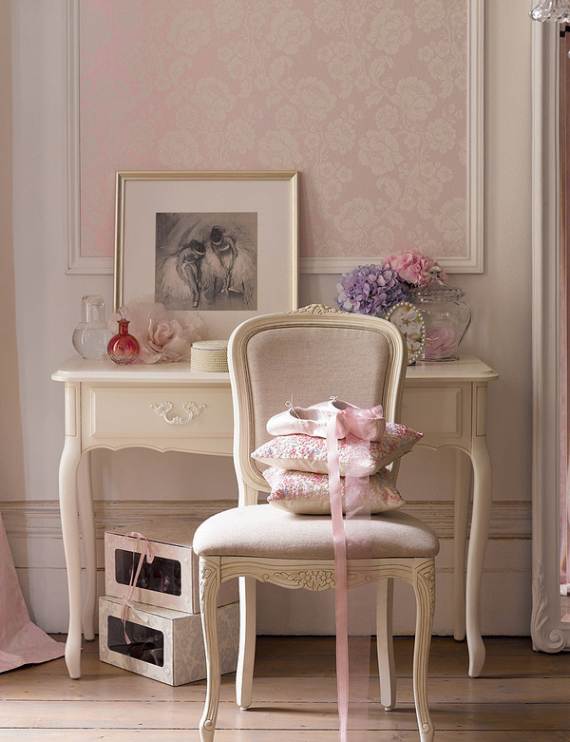 romantic-symphony-of-silence-in-the-new-interior-painterly-floral-from-laura-ashley-18