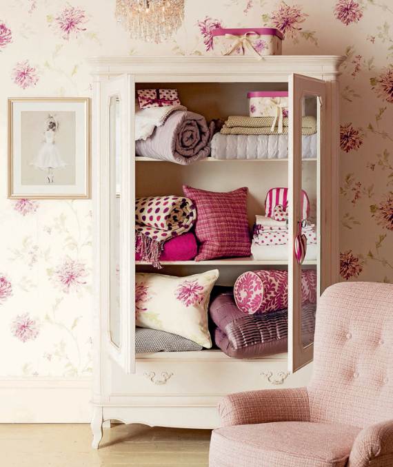 romantic-symphony-of-silence-in-the-new-interior-painterly-floral-from-laura-ashley-3