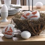 40 Colorful Easter Décor Ideas for Spring Homes and Holiday Tables (32)-min