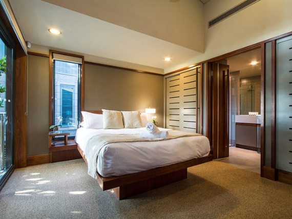 Luxury Yacht Club Villa 6 Blending in With Sea Waters Hamilton Island, Queensland, Australia (12)