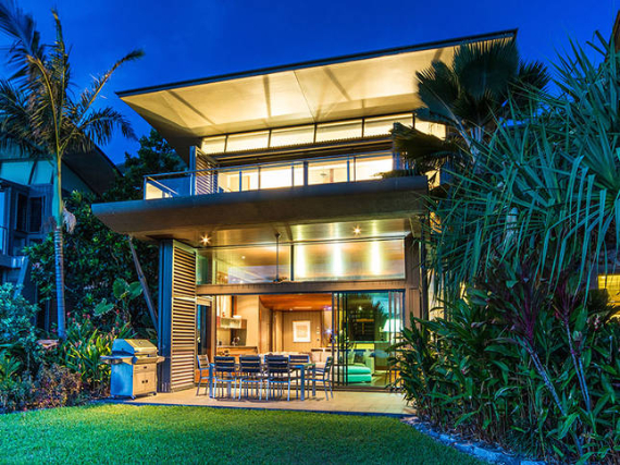 Luxury Yacht Club Villa 6 Blending in With Sea Waters Hamilton Island, Queensland, Australia (29)