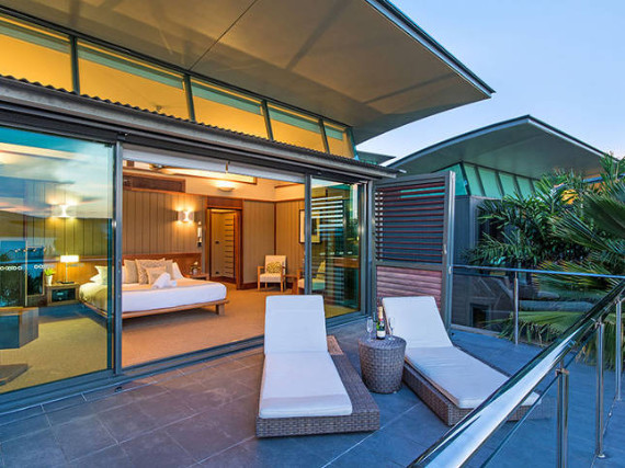 Luxury Yacht Club Villa 6 Blending in With Sea Waters Hamilton Island, Queensland, Australia (36)