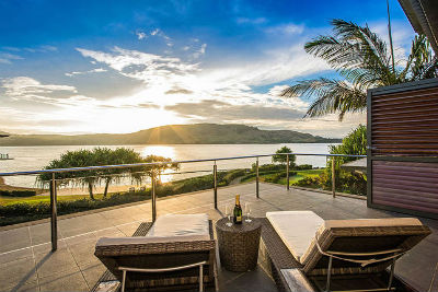 Luxury Yacht Club Villa 6 Blending in With Sea Waters: Hamilton Island, Queensland, Australia