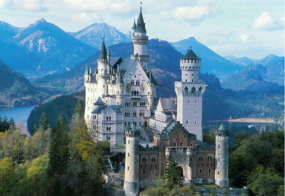 The Swan King’s Castles Neuschwanstein– Germany .