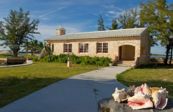 Living Large Within a Natural Paradise The Little Whale Cay in Bahamas (30)