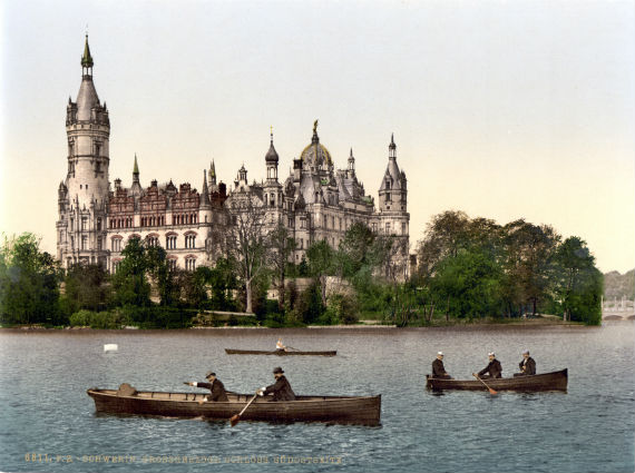 The Jewel Of Lake Schwerin- Schwerin Castle And Park (7)