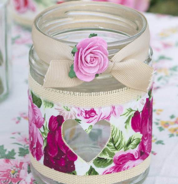 Decorative-Candles-and-Flowers-Cute-Mothers-Day-Gift-Ideas-16