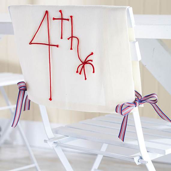 33-Front-Porch-Decorating-Ideas-for-the-4th-of-July-14
