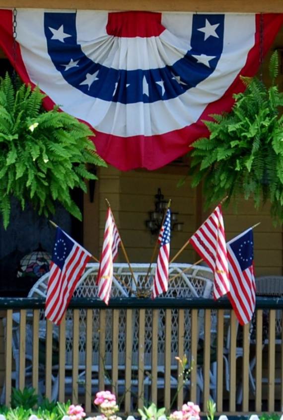 33-Front-Porch-Decorating-Ideas-for-the-4th-of-July-23